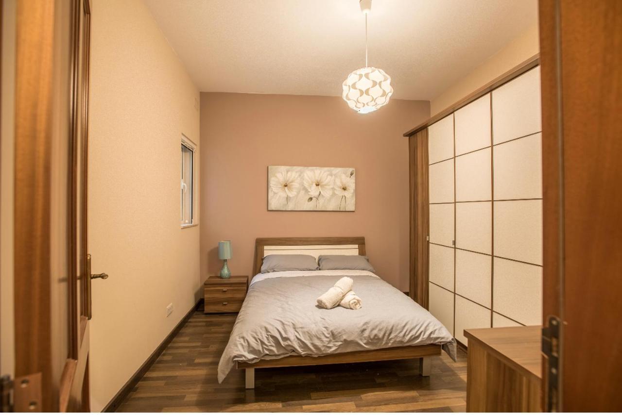 Bugibba Square Seaview 3 Bedroom Apartment 세인트폴스베이 외부 사진
