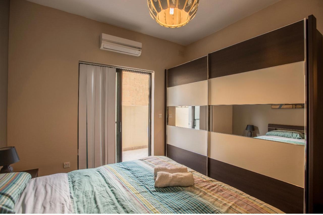 Bugibba Square Seaview 3 Bedroom Apartment 세인트폴스베이 외부 사진