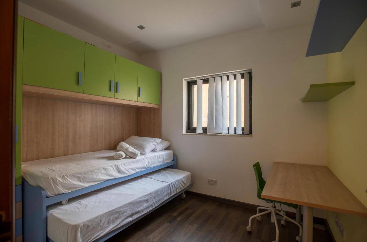 Bugibba Square Seaview 3 Bedroom Apartment 세인트폴스베이 외부 사진